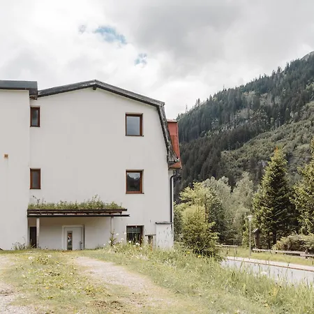 Mountain Lab Top 2 By Interhome